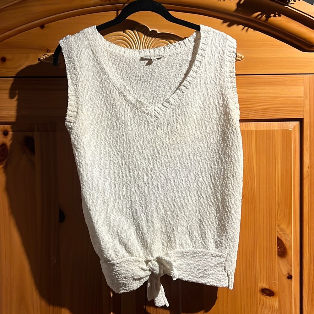 Light weight sleeveless sweater tie waist